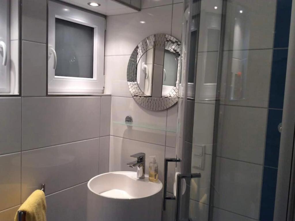 Ferienwohnung Sartorius Бенсхайм Екстериор снимка